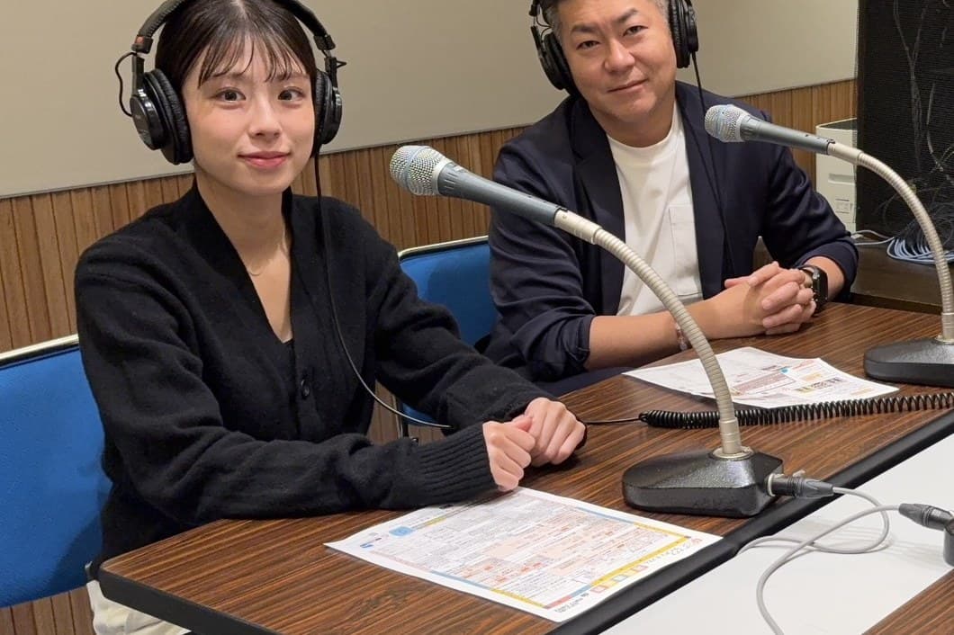 スタジオでのラジオ風コンテンツ収録の様子